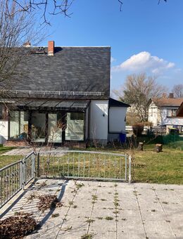 Einfamilienhaus mit Garage - Traumlage - Langenwolschendorf