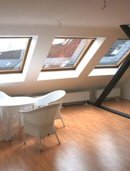 Sonnige Atelierwohnung - mit kleinem Büro möglich - Hildesheim