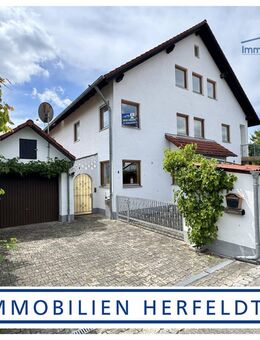 Sehr schöne & große Familienresidenz mit 315 m² & Traumgarten in ruhiger Lage - sofort bezugsfrei - Untermeitingen
