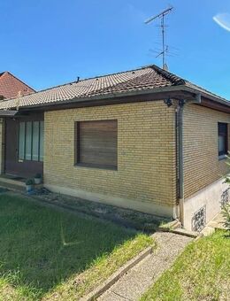 Modernisierungsbedürftiger Bungalow mit Vollkeller und Garage - Stade (Hansestadt)