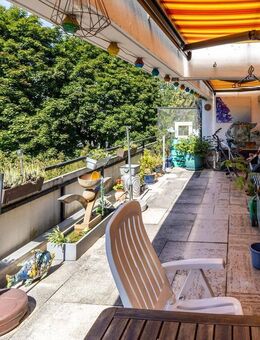 Helle Eigentumswohnung mit großzügiger Dachterrasse und Kamin in zentraler Schwabinger Lage - München