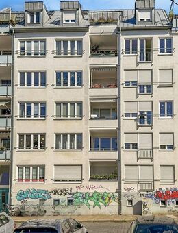 Gepflegte Eigentumswohnung in sehr guter Lage: 2 Zimmer, Balkon, Abstellraum in Wohnung, Aufzug - Leipzig