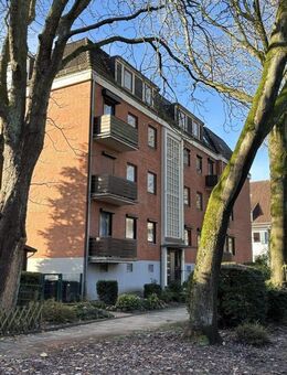 Schwachhausen, moderne 2,5- Zi.-Dachgeschoßwohnung mit Sonnenbalkon! - Bremen