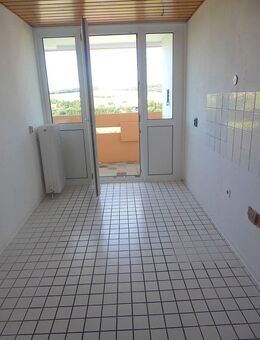 Preisgünstige und Barriere freie 3 Zimmer Wohnung mit Balkon und Stellplatz in gepflegter Anlage - Taunusstein