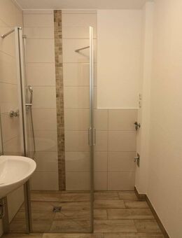 Stehst du schon in den Startlöchern? Moderne 2RW mit Balkon und bodentiefer Dusche! - Freiberg