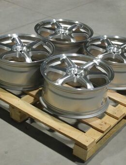 Japan Racing JR3 18x8 ET35 Felgenset - Neuhaus (Inn)