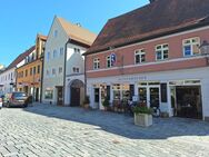 Repräsentative, großzügige 3 ZKB-Wohnung mit Balkon in historischem Gebäude im Zentrum von Friedberg - Friedberg