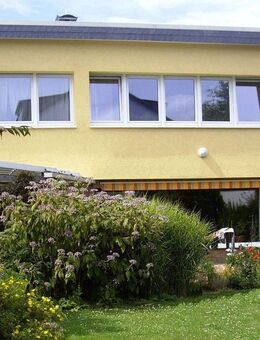 Flair 60er Jahre freistehendes EFH für 4 Personen von Architekt Benno Sommer - Düren