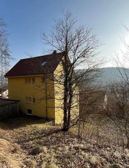 NEUER PREIS - Zweifamilienhaus mit 2 Garagen + großem Grundstück in AUSSICHTSLAGE ! - Tuttlingen