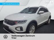 VW T-Roc, 1.0 TSI Life, Jahr 2023 - Trier