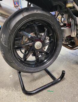 Honda RVF 750R - Kriegstetten