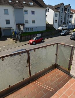 5779: Frisch sanierte 3-Zimmer-Wohnung mit Einzelgarage in ruhiger lage! - Solingen (Klingenstadt)