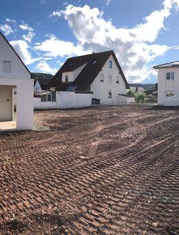 BAUBEGINN bereits erfolgt - NUR eine DHH noch FREI - Weil der Stadt