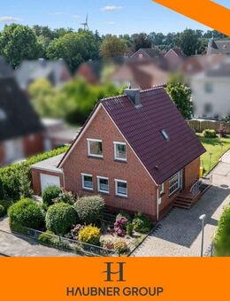 Attraktives Einfamilienhaus mit zwei Garagen - Emden