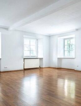 Traumhafte, große 4-Zi.-Altbauwohnung im EG mit Fußbodenheizung - von privat - Maxhütte-Haidhof
