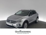 VW T-Roc, 1.5 TSI Style, Jahr 2022 - Aach (Baden-Württemberg)