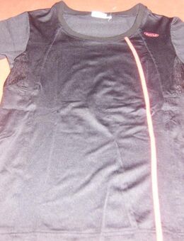 SPORTSHIRT -NEU- *SCHWARZ / ROT* GRÖSSE S - Großostheim