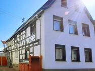 Viel Platz für Hobby oder Gewerbe - Bezugsfreies Haus mit Halle und Einliegerwohnung - Zeiskam