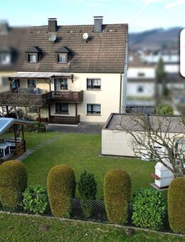 SCHADE IMMOBILIEN - Ein Zuhause für die ganze Familie! Zweifamilienhaus mit ebenem Gartengrundstück. - Plettenberg