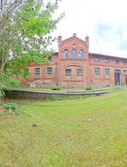 Resthof mit Weitblick - 600?m² Wohnpotenzial in idyllischer Dorfrandlage a. d. Meckl. Seenplatte - Rosenow