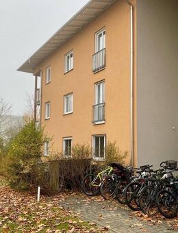 Gepflegte 2-Zimmer-Wohnung mit Westbalkon, Einbauküche und TG-Stellplatz - Haar