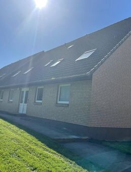 Wohnberechtigungsschein erforderlich!!! 2,5 Zimmer Dachgeschosswohnung in der Max-Reger-Straße. - Flensburg