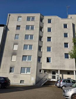 Am Erlenkamp: gut-geschnittene 2,5-Hochparterre mit zwei SW-Balkonen (360° Rundgang) - Bochum