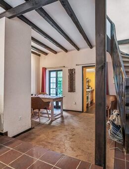 Charmantes Einfamilienhaus mit verwunschenem Garten - ein Stück Geschichte in Alt-Kaster - Bedburg