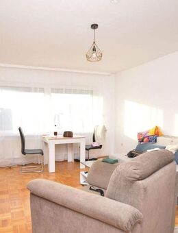 Sonnige, gemütliche 2-Zimmer-Wohnung mit Westbalkon + Tageslichtbad in guter Lage. - Wolfenbüttel