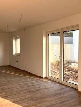 Sonnige DHH mit viel Platz - Erstbezug! - Teublitz