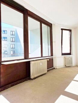 Bezugsfreie 4-Zimmer-Wohnung mit Süd-Westloggia und Fahrstuhl nur 300 Meter vom Kudamm! - Berlin
