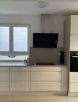 Charmante Wohnung mit großzügigem Souterrain - Teilmöbliert - Leimen (Baden-Württemberg)