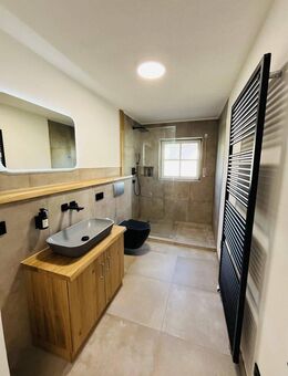 Frisch sanierte 3- Zimmer Wohnung mit Balkon und TG-Stellplatz - Zell (Wiesental)