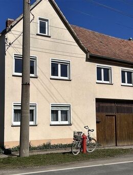 Dreiseitenhof - ruhige dennoch zentrale Lage - Schkölen