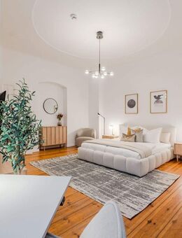 Altbau-Apartment mit 2 Schlafzimmern & Balkon in Neukölln - Berlin