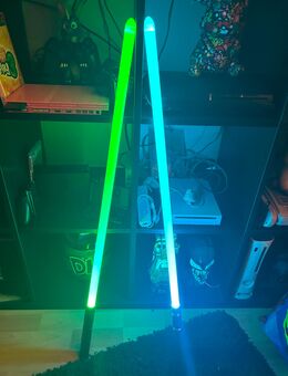 2 Laserschwerter mit verschiedenen Farbmodi - Völklingen