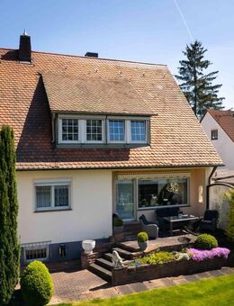 Charmantes Einfamilienhaus mit Gartenidylle in Nürnberg-Altenfurt - Nürnberg