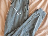 Damen Nike Jogginghose in S - Bestensee