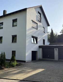 Charmantes Mehrfamilienhaus mit drei Wohneinheiten in Rottenburg - Rottenburg (Laaber)