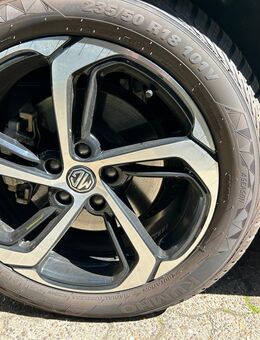 Neuwertige Felgen keine Beschädigung mit Sensoren für Luftdruck Lochkreis 5x112 - Köln