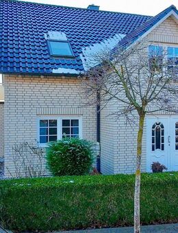 Stilvolles Wohnen mit Panoramablick und Platz für zwei Familien in bester Lage von Bad Gandersheim - Bad Gandersheim