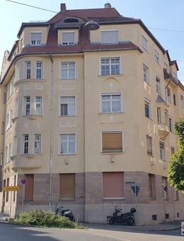 CHARMANTE 2-Zi-Wohnung in STILvollem ALTBAU und attraktiver CITYLAGE - Fürth