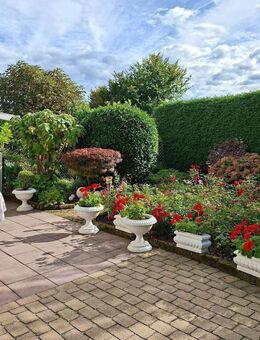 Einfam.Haus (DHH), UG +EG +OG +DG, viel Licht und Platz, 5 Zi.,zus.kleiner Büroraum,ca150 m² Wfl.,330m² Grund, Do-Gar., Bj.2002, sonnige Südterr. - Bad Aibling