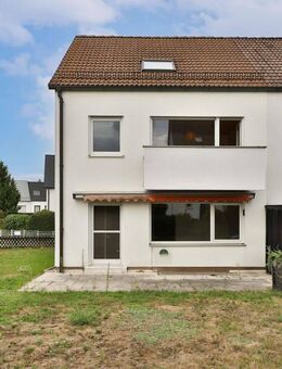 Geräumiges, sonniges Reihenendhaus in Nürnberg-Moorenbrunn mit Garage - Nürnberg