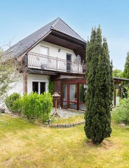 Bahnhofsnah! Einbauküche, Wintergarten, Kamin, Balkon, Carport usw.: Einfamilienhaus in Rehfelde - Rehfelde