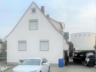 Geräumiges Zwei- Dreifamilienhaus auf großzügigem Grundstück in gefragter Lage von Nördlingen - Nördlingen