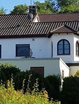 709.000 Euro - 210 qm Wfl - 480 qm Gfl - 8 Zimmer - Remshalden