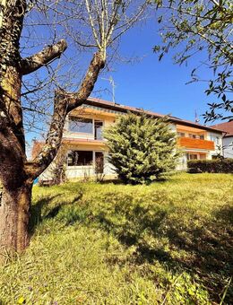 Zweifamilienhaus mit Feldrandblick - großes Potenzial in begehrter Lage von Marbach am Neckar - Marbach (Neckar)