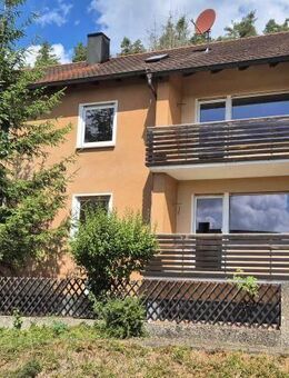 Geräumiges, flexibel nutzbares Ein-/ Zweifamilienhaus in Unterheckenhofen - Roth (Bayern)