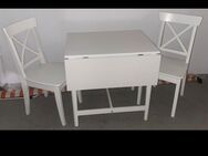 Ausziehbarer/aufklappbarer Tisch & Stühle zu verkaufen - Vellmar